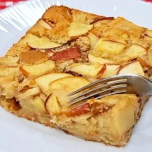 SEM TRIGO, SEM AÇÚCAR, SEM LEITE e SEM MANTEIGA - Bolo Saudável Incrível! Molhadinho!