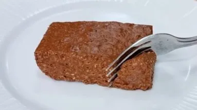 Bolo Molhadinho SEM AÇÚCAR, só 4 INGREDIENTES, SEM FORNO, Sem Farinha e Sem Leite! Sucesso garantido