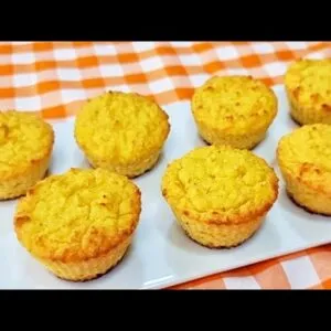 Bolo de Laranja com POUCOS CARBOIDRATOS, SEM AÇÚCAR, TRIGO e LEITE! Fácil e Fofinho!