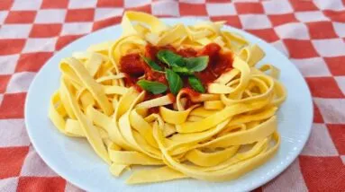 Macarrão ZERO CARBOIDRATOS - FÁCIL, RÁPIDO, BARATO e DELICIOSO! Sem Farinha e Leite (Low Carb)