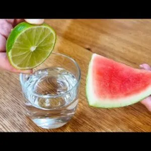 Bebida para DESINCHAR e PERDER PESO com LIMÃO e CASCA DE MELANCIA! Veja isso!