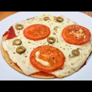 Pizza de Frigideira RÁPIDA, SAUDÁVEL e DELICIOSA - Fácil, SEM TRIGO, Barata e Poucas Calorias