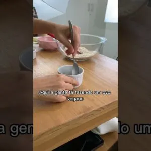 SÓ 12 MINUTOS E ESTÁ PRONTO! Bolo de banana e aveia saudável de verdade!