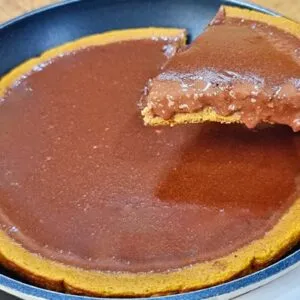 Bolo de Cenoura SEM FARINHA E AÇÚCAR e Rico em Proteínas! Fácil e Rápido na Frigideira (Menos Carbs)