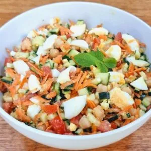 SUBSTITUA O ALMOÇO! Salada Deliciosa com POUCAS CALORIAS E CARBOIDRATOS! Fácil, Rápida e Barata!