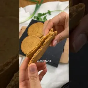 SÓ TOMATE E AVEIA NA FRIGIDEIRA! Substitui o pão perfeitamente e é 100% integral!