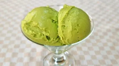 Só 3 INGREDIENTES! Sorvete CREMOSO de Limão, RÁPIDO e SAUDÁVEL - Sem Açúcar e Leite - Low Carb