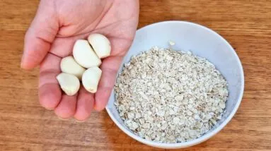 SUBSTITUA O PÃO em 3 MIN! Misture AVEIA E ALHO e vai VICIAR nessa DELÍCIA! Fácil, Rápido e Saudável