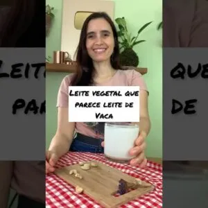 Parece leite de vaca, mas é leite vegetal! Conheça o leite de castanha de caju, o mais parecido!