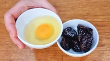 NÃO COMA PÃO! Só 3 MIN - Misture OVO CRU e AMEIXA e vai AMAR - Sem Açúcar, Farinha e Leite