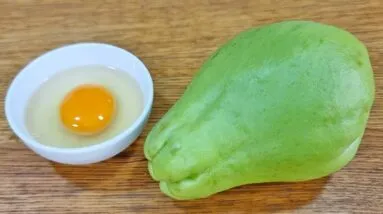 JANTAR INCRÍVEL! Misture OVO CRU e CHUCHU e vai AMAR! Poucas Calorias e Carboidratos, Sem Farinha