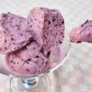 Só 2 INGREDIENTES! Sorvete CREMOSO SEM AÇÚCAR, Rápido, Fácil e Saudável - Sem Creme de Leite