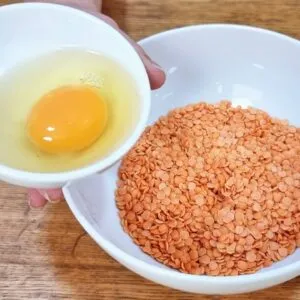SUBSTITUA O PÃO em 3 MIN! Misture OVO CRU E LENTILHA e vai VICIAR nessa DELÍCIA - Sem Farinha, Fácil