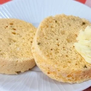 SUBSTITUA O PÃO em 2 MIN! Low Carb, Sem Trigo e Leite - Quase ZERO CARBOIDRATOS, Fácil e Fofinho!