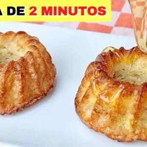 Só 2 MINUTOS! Bolo SEM AÇÚCAR, FARINHA E LEITE - 4 INGREDIENTES - Fofinho, Poucas Calorias, Saudável