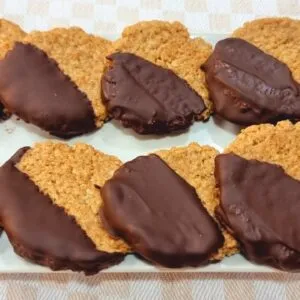 Só 3 INGREDIENTES e DELICIOSO! Biscoito SEM FARINHA, AÇÚCAR, LEITE E OVO - Fácil, Rápido e Vegano