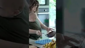 Receita anti-TPM: Bombom Proteico de Amendoim com Chocolate