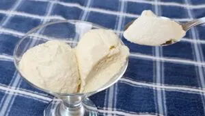 Só 3 INGREDIENTES! Sorvete CREMOSO SEM AÇÚCAR e POUCOS CARBOIDRATOS - Rápido, Fácil e Saudável