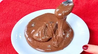 Só 3 INGREDIENTES e 3 MIN!! Brigadeiro de Colher SEM AÇÚCAR E MANTEIGA - Fácil, Rápido e Delicioso