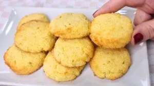 ZERO CARBOIDRATOS e Só 4 INGREDIENTES! Biscoito Fácil e Saudável - Fica PERFEITO! (Low Carb)