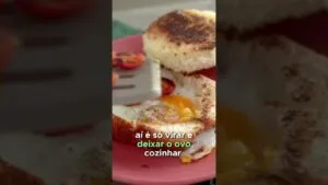 VOCÊ NUNCA COMEU PÃO COM OVO DESSE JEITO 😋