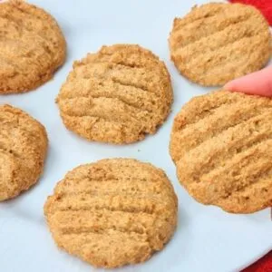ZERO TRIGO E AÇÚCAR! Só 3 Ingredientes e Baixo em Carboidratos - Biscoito Low Carb e Sem Leite