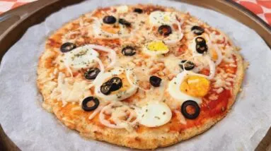 SÓ 2 INGREDIENTES! Massa de Pizza LOW CARB - SEM FARINHA, OVO E TRIGO -  Deliciosa e Rápida!