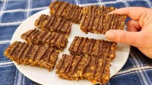 Só 3 INGREDIENTES! BARRINHA SAUDÁVEL - SEM AÇÚCAR, FARINHA e OVO (e Sem FORNO!)