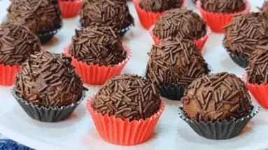 Só 3 INGREDIENTES! Brigadeiro SEM AÇÚCAR, LEITE E MANTEIGA - Fácil, Rápido e Delicioso