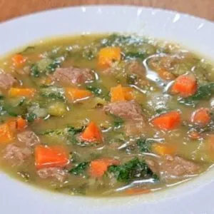 Sopa que DESINCHA e EMAGRECE - PODE CONGELAR e comer à vontade! Fácil, Barata e Gostosa