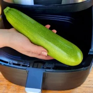 Essa ABOBRINHA NA AIR FRYER é GOSTOSA DEMAIS! Fácil, Leve, Low Carb, Sem Farinha e Saudável