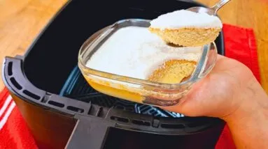 Bolo de Coco na AIR FRYER que Viralizou! SEM Farinha, Açúcar e Leite!