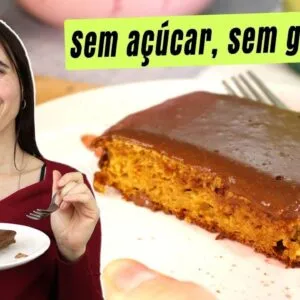Pare com o açúcar com este bolo de cenoura mais saudável! Fácil demais, é perfeito para o lanche!