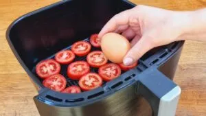 Coloque OVO e TOMATE na AIR FRYER! A Receita que VIRALIZOU! Poucas Calorias e Carboidratos