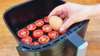 Coloque OVO e TOMATE na AIR FRYER! A Receita que VIRALIZOU! Poucas Calorias e Carboidratos