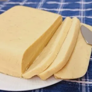 QUEIJO VEGANO BARATO com 2 INGREDIENTES, Rico em Proteínas, Sem Leite e Sem Farinha Nenhuma!