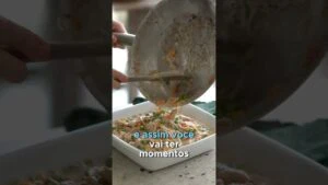 CROCANTE POR FORA, CREMOSA POR DENTRO! A Torta de Frango na Travessa que Desmancha na Boca  #receita