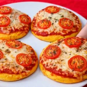 Mini Pizza DELICIOSA com Poucos Carboidratos - Rica em Fibras, Proteínas, Fácil e Rápida