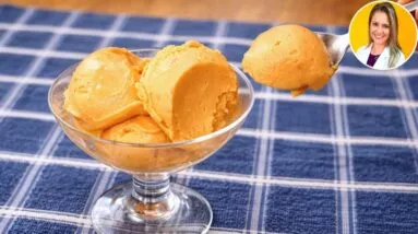Só 2 INGREDIENTES! Sorvete CREMOSO SEM AÇÚCAR e Poucas Calorias - Fácil, Rápido e Delicioso