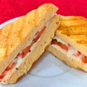 Só 3 INGREDIENTES! Pão ZERO CARBOIDRATOS, RICO EM PROTEÍNA e SEM FARINHA - Rápido e Fácil