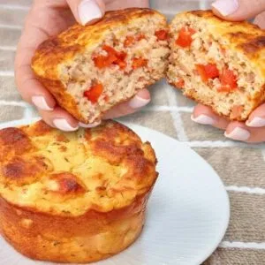 SUBSTITUA O PÃO! Só 3 MIN e quase ZERO CARBOIDRATOS - Fofinho, Sem Trigo, Fácil, Barato e Saudável