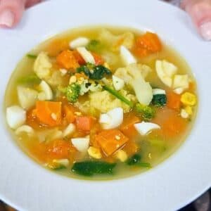 Emagrecer e Desinflamar? Esse Caldo Delicioso vai te Surpreender! Fácil, Barato e Rápido