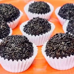 DELICIOSO e SAUDÁVEL! Brigadeiro SEM AÇÚCAR, SEM LEITE CONDENSADO e Nutritivo! Vai surpreender!