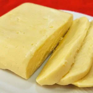 QUEIJO MUSSARELA VEGANO! Fácil, Barato, Rápido e SEM LEITE - Delícia que Derrete!