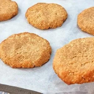 Só 2 INGREDIENTES, SEM FARINHA E AÇÚCAR! Biscoito Delicioso, Sem Leite, Sem Ovo, Fácil e Rápido