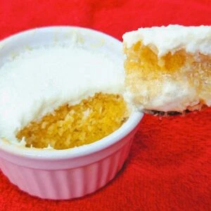 Só 4 MIN e quase ZERO CARBOIDRATOS! Bolo Delicioso Sem Farinha, Açúcar, Leite e Manteiga (Low Carb)