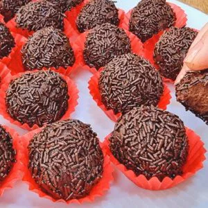 Só 3 INGREDIENTES! Delícia SEM AÇÚCAR, Sem Leite Condensado ou Creme de Leite - Fácil e Sem Leite