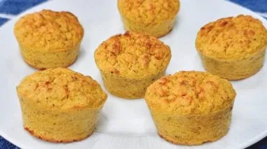 Bolinho MARAVILHOSO e SAUDÁVEL - Fácil, SEM AÇÚCAR, TRIGO E LEITE (+ Anti-Inflamatório) - Fofinho!
