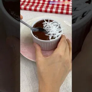 Você não vai acreditar que isso fica pronto em 5 minutos…😍🍫