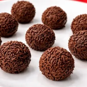 Só 5 MIN, ZERO GORDURA e SEM AÇÚCAR! Poucas Calorias e Muita Proteína - Brigadeiro Fácil, Sem Fogo!